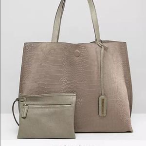 Street Level crocodile faux leather Tote🎊